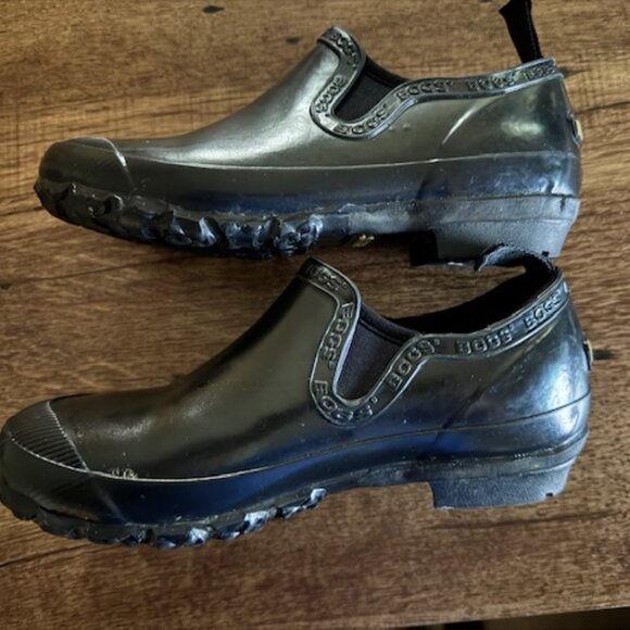 Bogs Womens Rue Slip On Waterproof Rain Shoes Size 6 Black - Picture 1 of 4